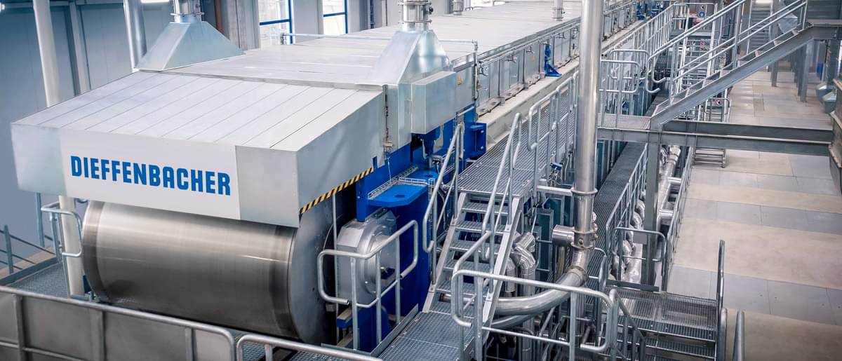 Die Abbildung zeigt die Dieffenbacher CPS+ Anlage zur Produktion von Spanplatten