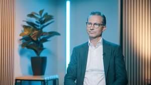 Das Bild zeigt Sascha Malsy in der Interviewsituation